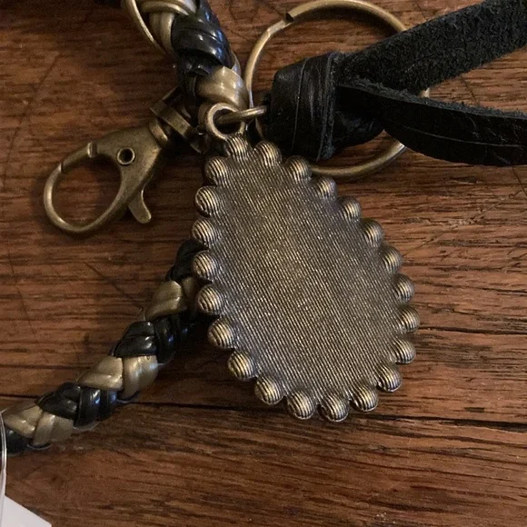 Sandra Ling Upcycled Louis Vuitton Monogram Leather Teardrop Bangle Keychain NWT - Picture 3 of 5